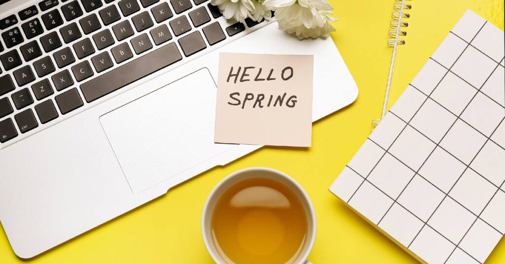 laptop hello spring post it